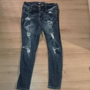 Super cute Wallflower skinny jeans